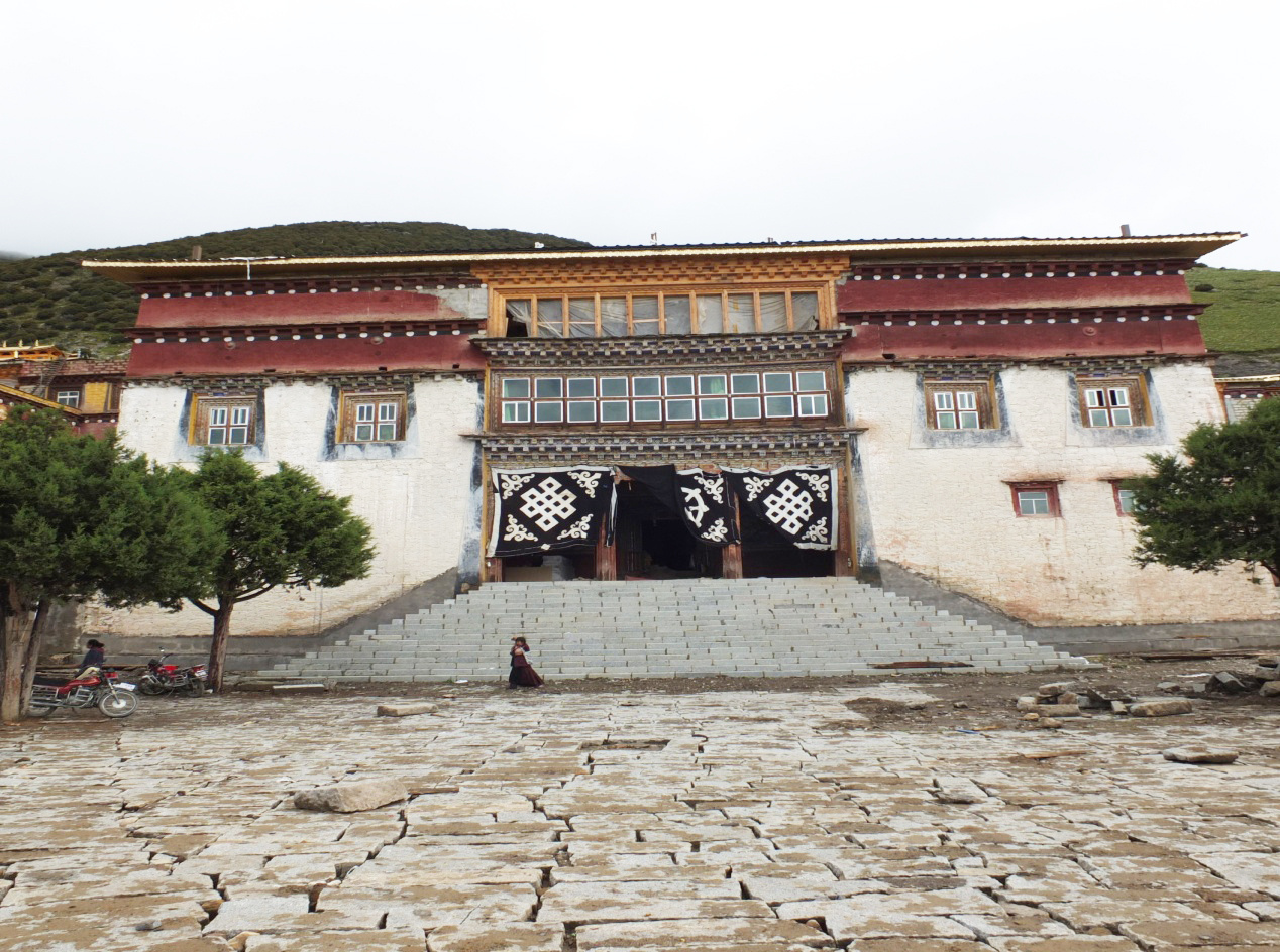 红军长征途经稻城驻地旧址——雄登寺